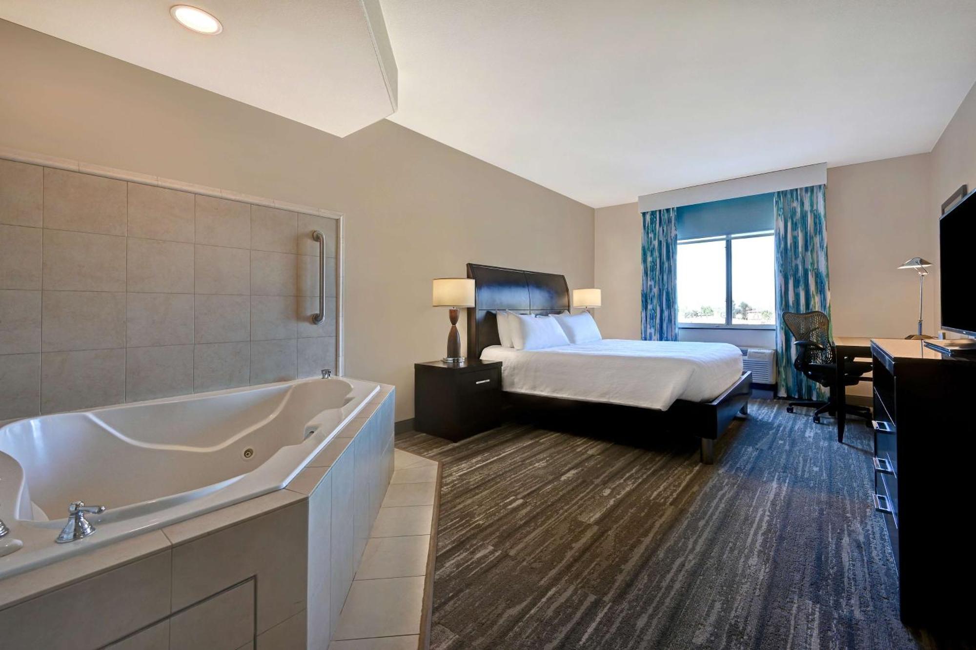 Hilton Garden Inn Сан Бернардино Екстериор снимка