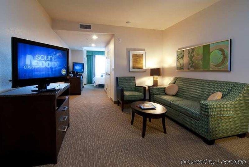 Hilton Garden Inn Сан Бернардино Стая снимка